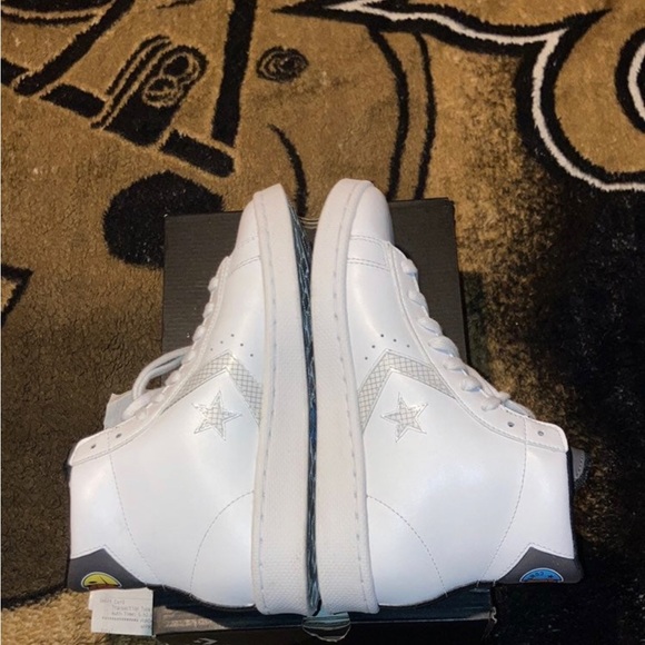 Hi Top Converse - Picture 2 of 8